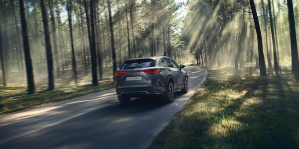 Ecologie voiture électrique Lexus