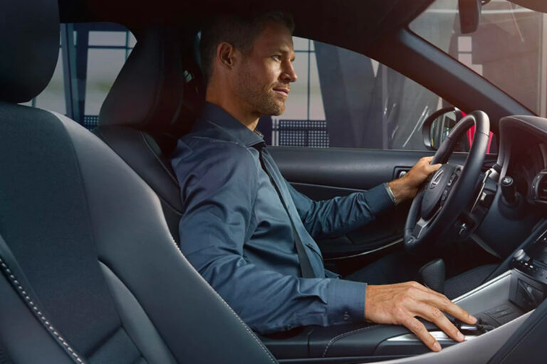 Voiture de société de luxe chez Lexus à Namur