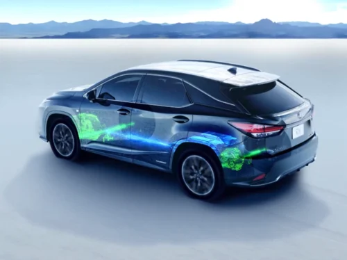 Lexus RX avec un schéma en rayon X du système hybride